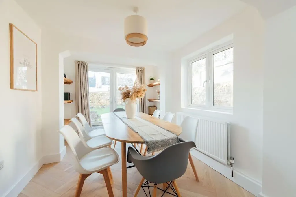 펜션 Stunning 4 Bedroom Victorian House 브라이턴