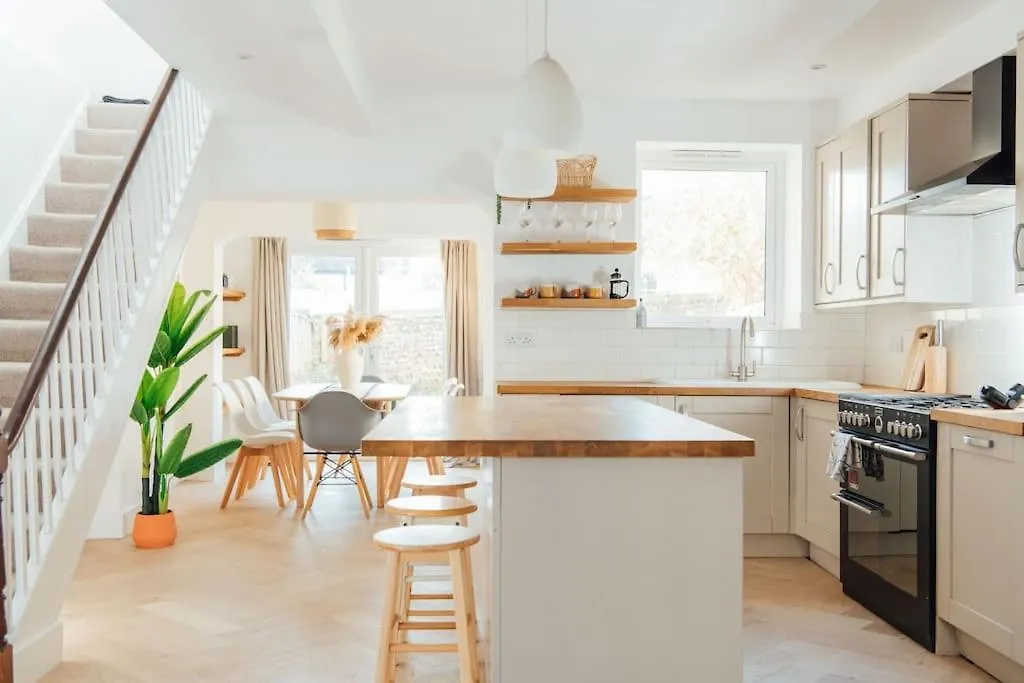 Stunning 4 Bedroom Victorian House 브라이턴 펜션