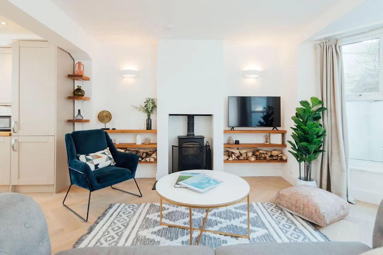 Stunning 4 Bedroom Victorian House 브라이턴